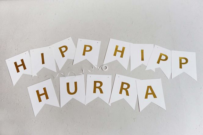 Hovedbilde 12 stk | Bursdagsbanner, HIPP HIPP HURRA, ...